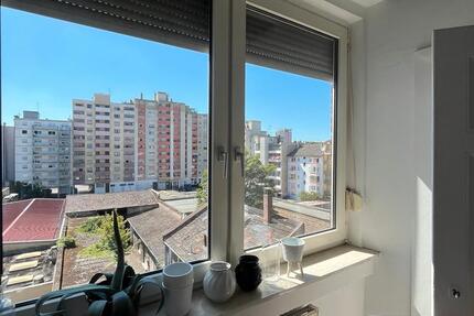 Wohnung 2 Zimmer mit geschlossenem Balkon