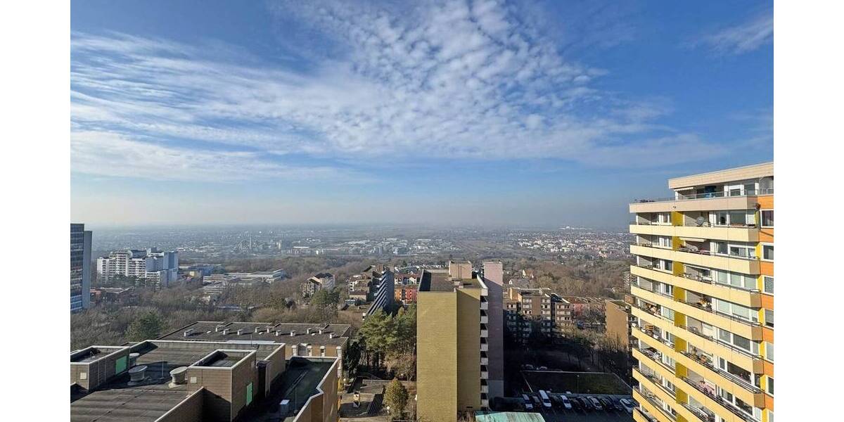 Hoch über den Dächern - Gepflegte Eigentumswohnung mit schönem Fernblick 3 zimmer