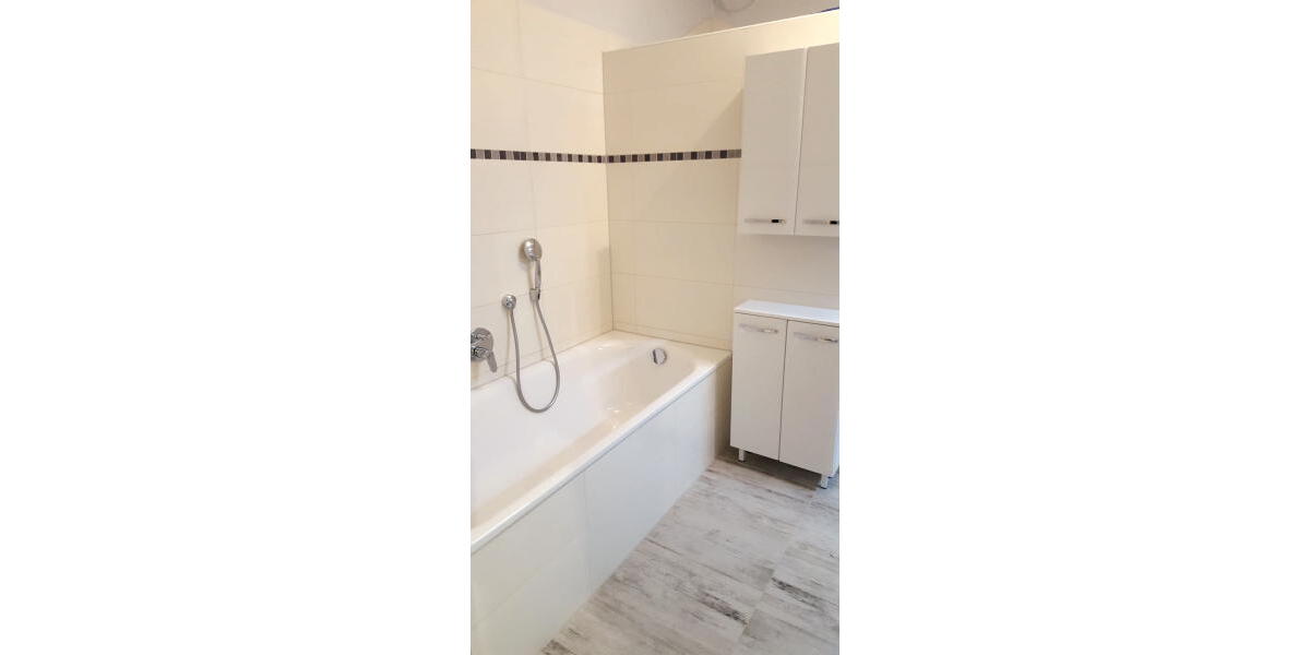 ObjNr:18938 - Hochwertig saniertes Zweifamilienhaus mit Ladenanteil 8 zimmer