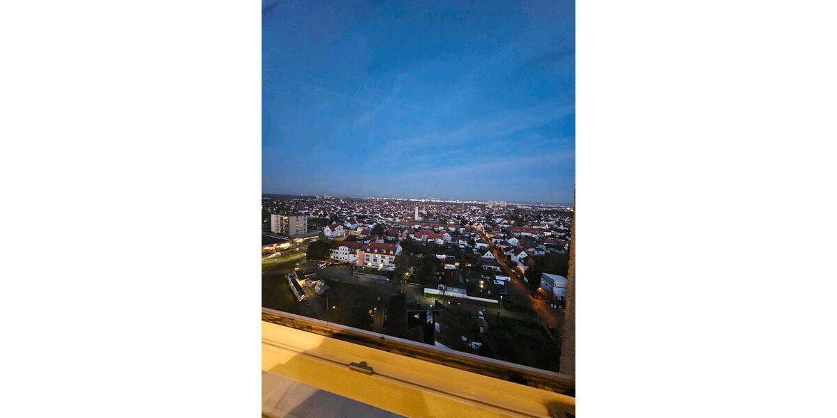 3-Zimmerwohnung mit Einbauküche, Balkon, Keller und PKW-Stellplat 3 zimmer