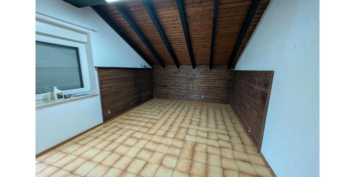 Dachgeschoßwohnung Lautertal (Odenwald) - 5 Zimmer, 135 m&sup2;, 1.100&euro; | Angebot:26030531