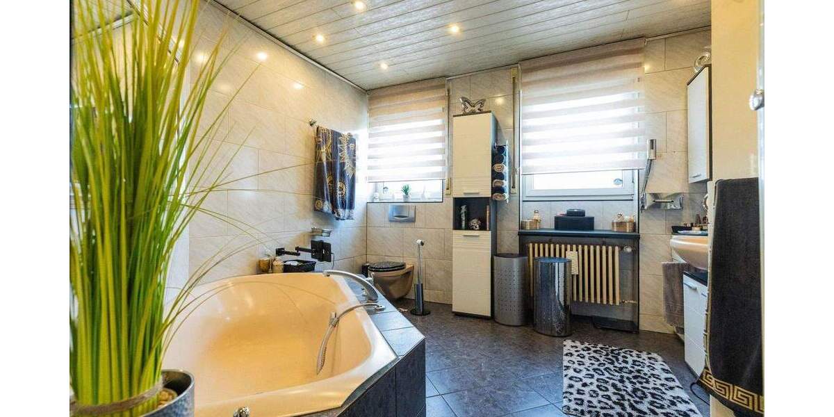 Einfamilienhaus Mannheim Käfertal - 6 Zimmer, 251 m&sup2;, 698.000&euro; | Angebot:25654268