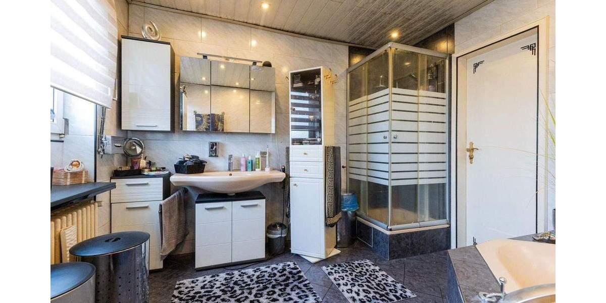 Einfamilienhaus Mannheim Käfertal - 6 Zimmer, 251 m&sup2;, 698.000&euro; | Angebot:25654268