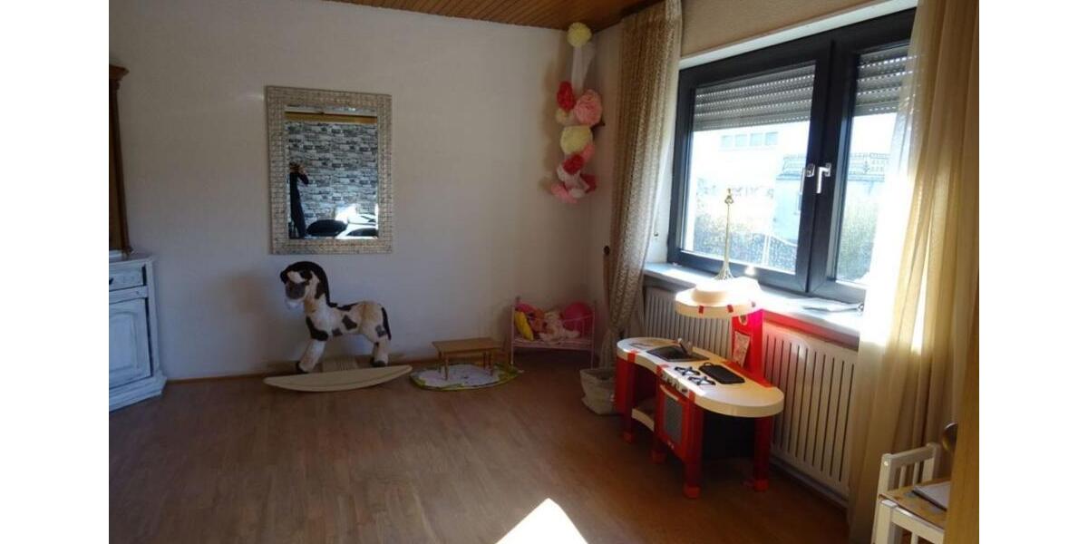 Einfamilienhaus Heddesheim - 5 Zimmer, 140 m&sup2;, 175.000&euro; | Angebot:24658873