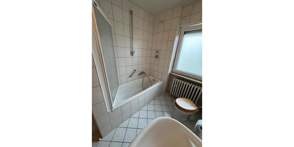 Etagenwohnung Hockenheim - 4 Zimmer, 90 m&sup2;, 1.360&euro; | Angebot:25216188