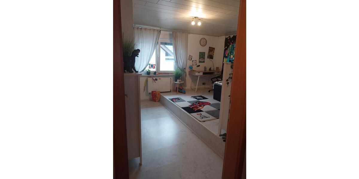 Etagenwohnung Lampertheim - 4 Zimmer, 105 m&sup2;, 1.450&euro; | Angebot:26268518