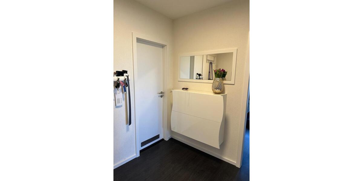 Renovierte 2,5 Zim. Wohn. zum direkt einziehen. Küche, Klima etc. 2.5 zimmer