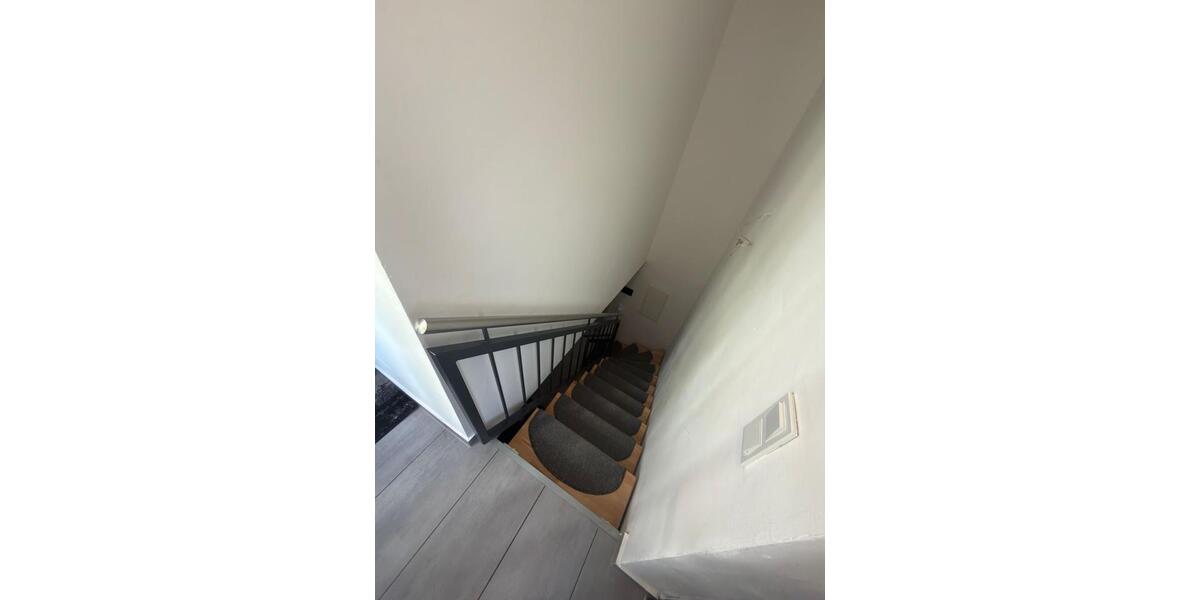 Etagenwohnung Ludwigshafen am Rhein Ludwigshafen-Oggersheim - 2 Zimmer, 85 m&sup2;, 930&euro; | Angebot:26284160