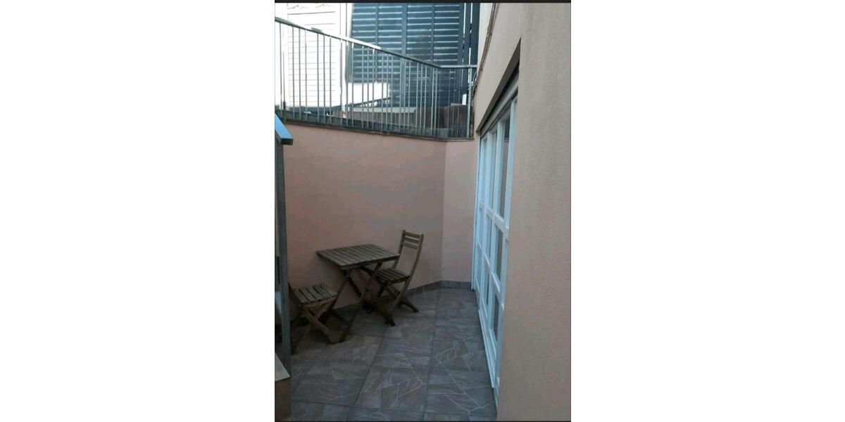 Helle Souterrainwohnung in Neuhausen 1ZKB mit Stellplatz und EBK 1 zimmer