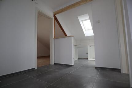 *Stilvolle 2-Zimmer-DG-Wohnung mit EBK in Leimen* zu vermieten! 2 zimmer