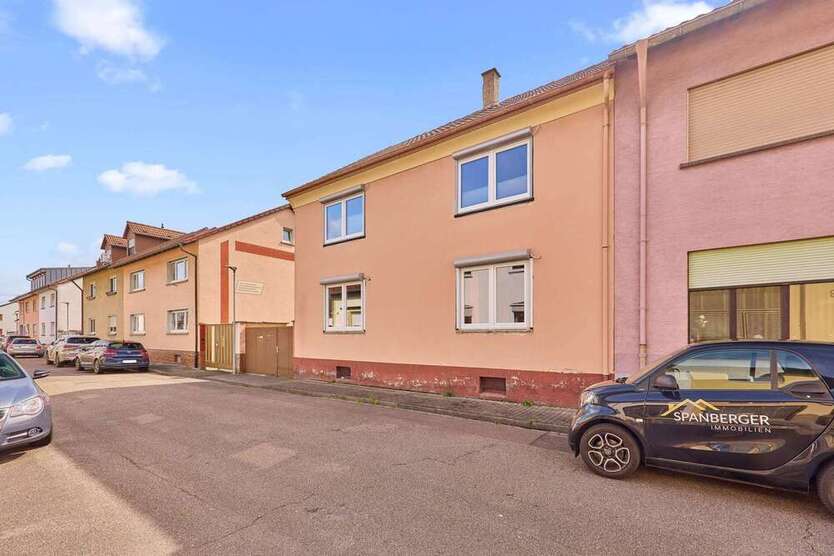 Haus zum Kaufen in Oberhausen-Rheinhausen 489.000 € 171 m²