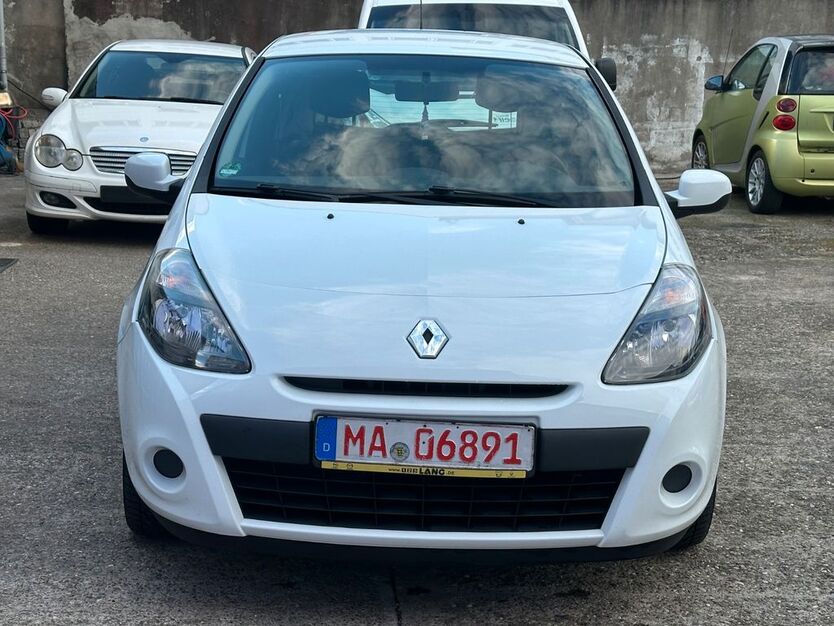 Renault Clio 130.000 km 2.700 € mannheim 68199