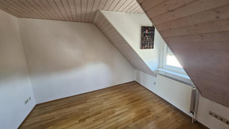 ObjNr:19704 - Gepflegtes 2- bis 3-Familienhaus mit großem Garten in Mannheim-Käfertal 11 zimmer