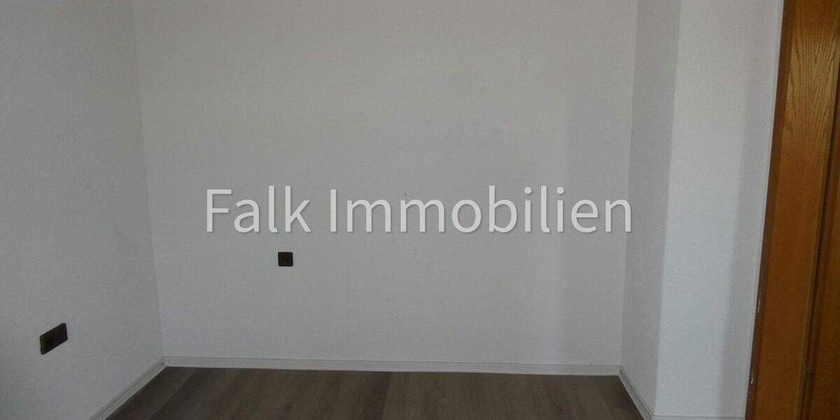 Einfamilienhaus Mannheim Rheinau - 7 Zimmer, 138 m&sup2;, 339.000&euro; | Angebot:25265673