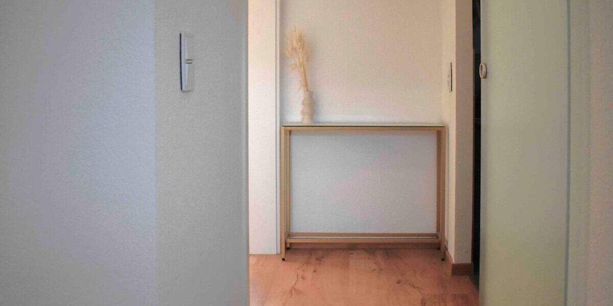 Modernisierte 3 Zi. Wohnung Maisonette, 2 Bäder, 2 Schlafzimmer, EBK, sonniger Balkon, TG Stell. 3 zimmer