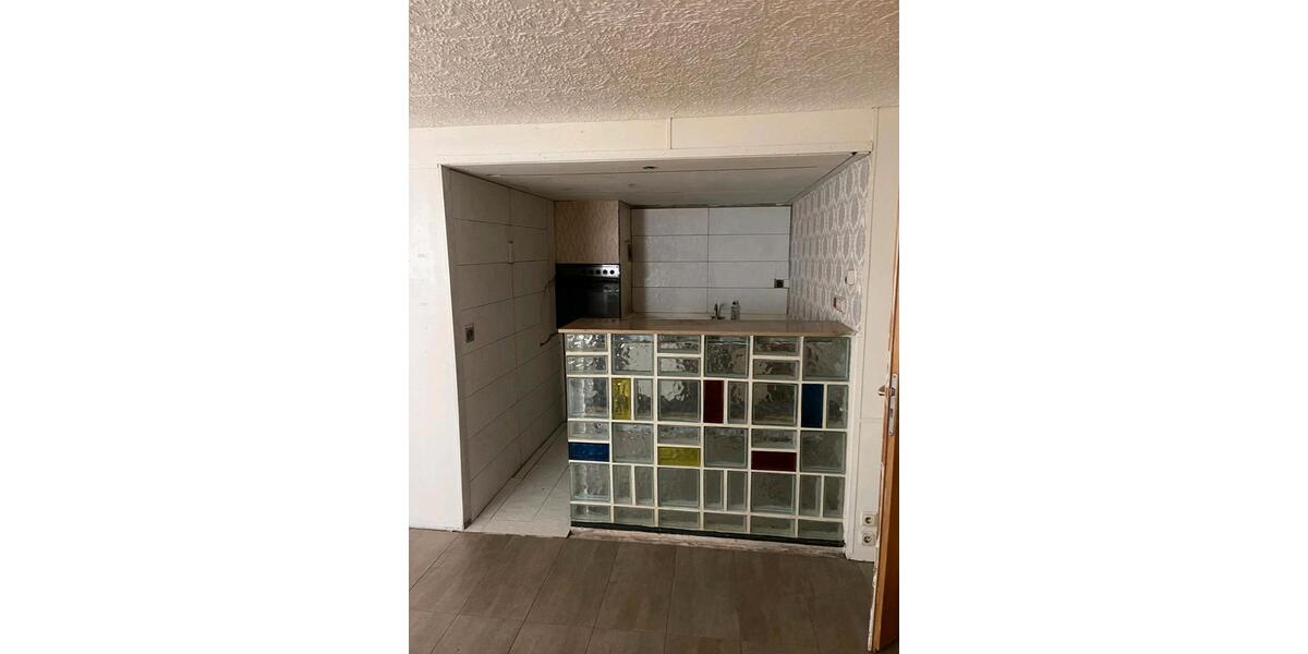 Etagenwohnung Ludwigshafen am Rhein Ludwigshafen-Hemshof - 1 Zimmer, 35 m&sup2;, 650&euro; | Angebot:26185175