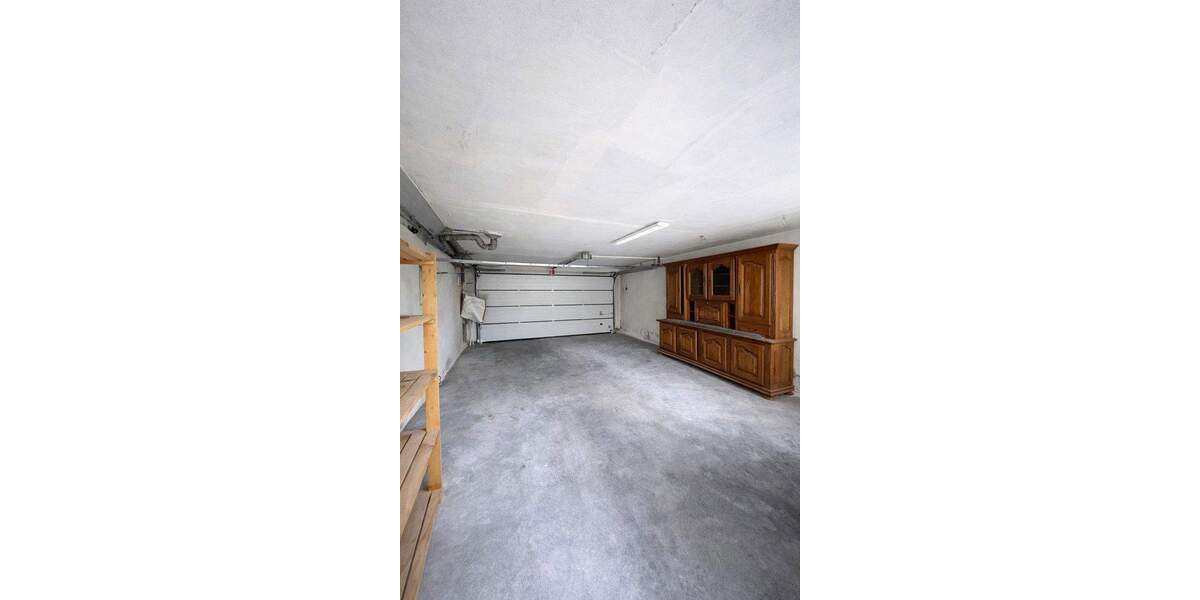 Exklusive 3 Zi.- EG-Wohnung mit großem Garten, Terrasse & Doppelgarage - LU 3 zimmer