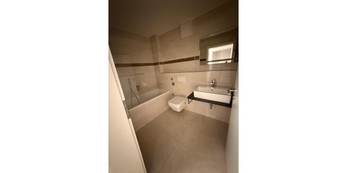 Vermiete 3-4 Zi. + 2 Bäder und Garten in Lu-Oggersheim 3.5 zimmer