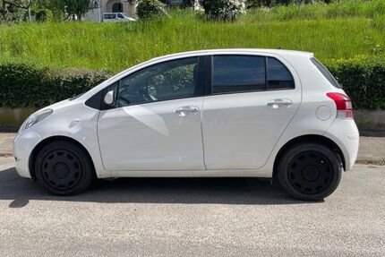 Toyota Yaris 104.000 km 6.900 &euro; Leimen 69181