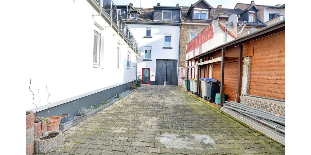 Bezugfsfreie 6 ZKBB mit XL-Panoramaterrasse & Gemeinschaftsgarten Gepflegtes 2FH mit Garage - Etagenwohnung Mannheim Sandhofen | Angebot:26749567
