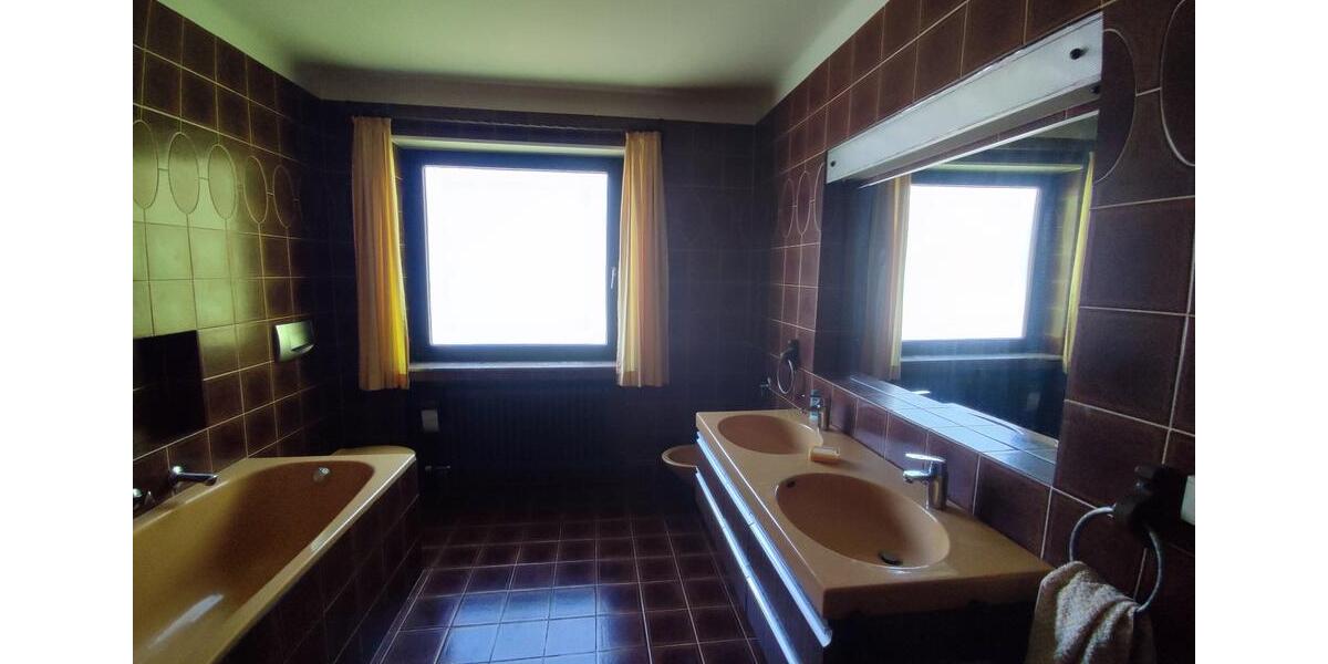 Einfamilienhaus Leimen - 7 Zimmer, 190 m&sup2;, 1.990&euro; | Angebot:21518561