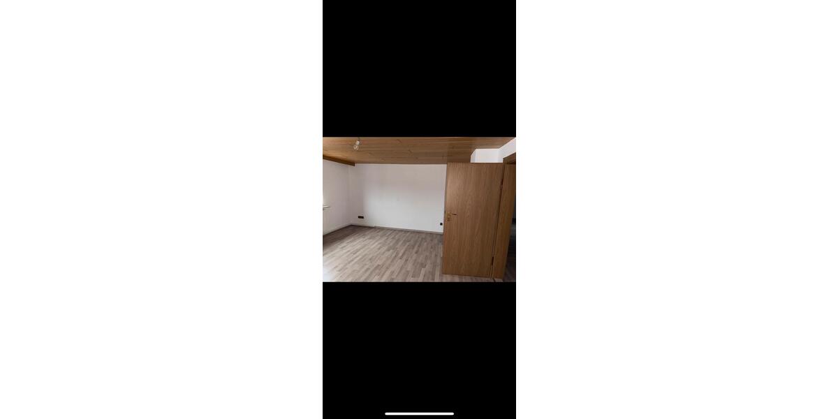 Dachgeschoßwohnung Bürstadt - 3 Zimmer, 71 m&sup2;, 950&euro; | Angebot:25639138