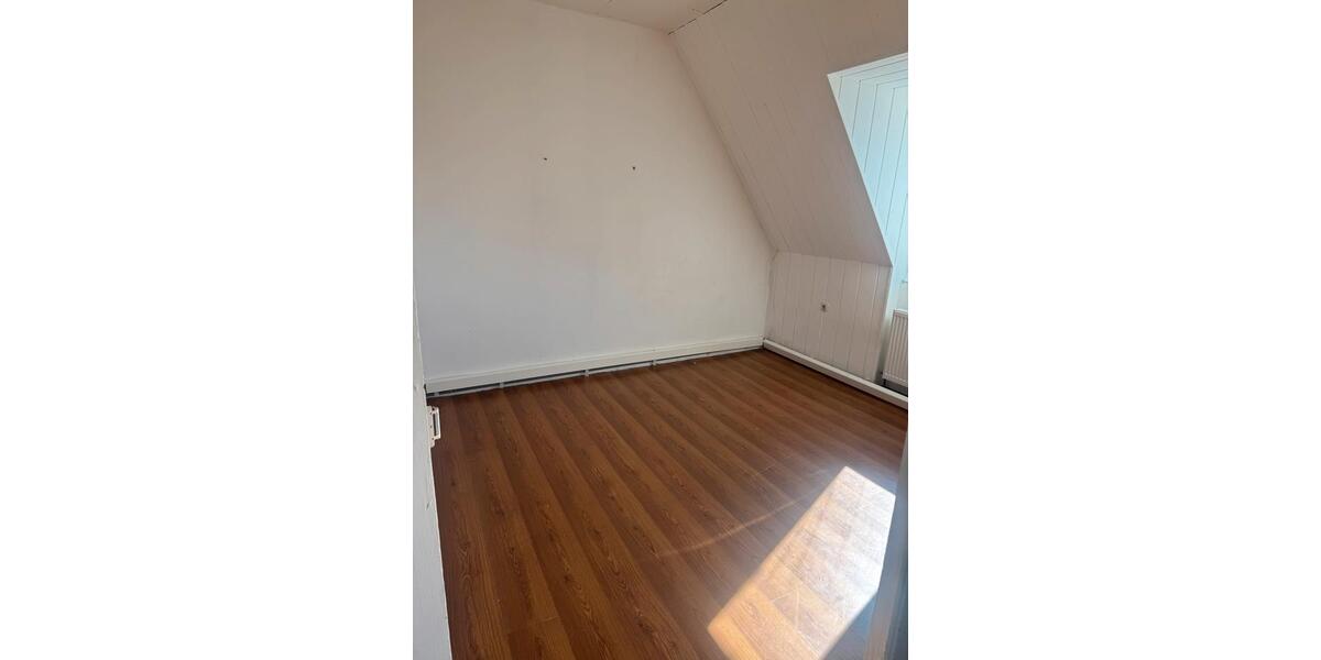 Dachgeschoßwohnung Frankenthal (Pfalz) - 3 Zimmer, 75 m&sup2;, 960&euro; | Angebot:26262835