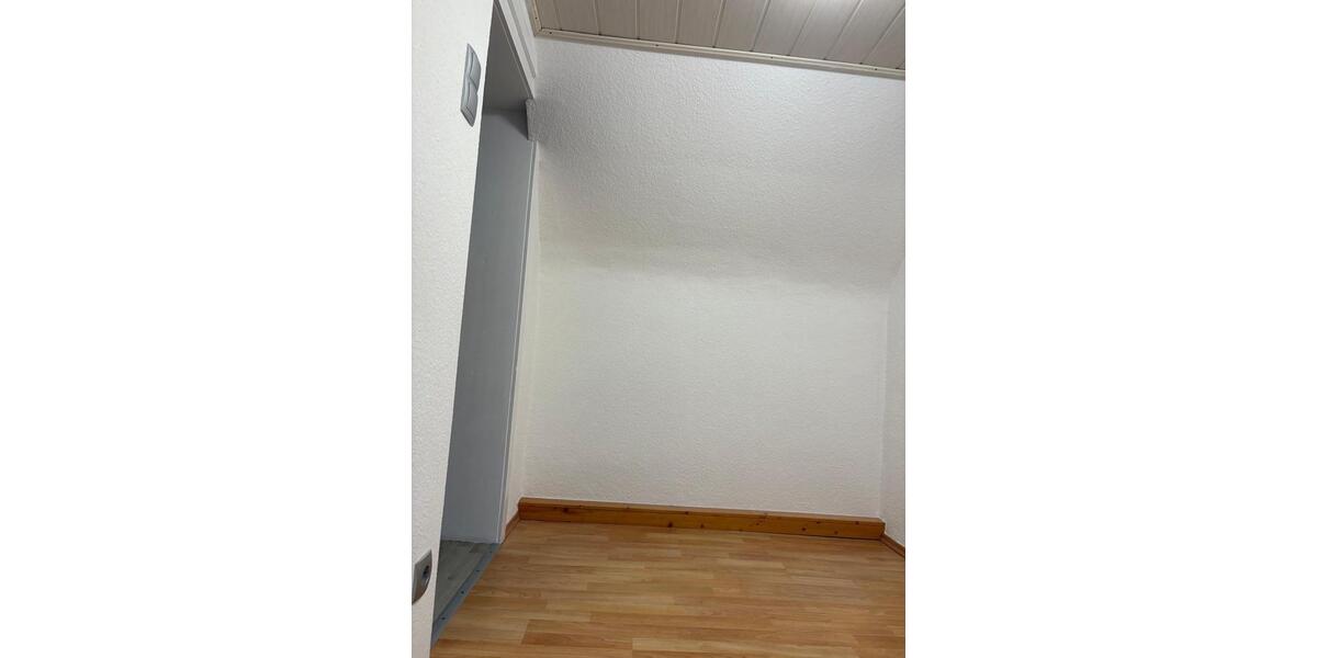 Etagenwohnung Bürstadt - 3 Zimmer, 75 m&sup2;, 780&euro; | Angebot:26044448