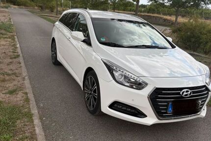 Hyundai i40 158.000 km 8.500 &euro; Friedelsheim 67159