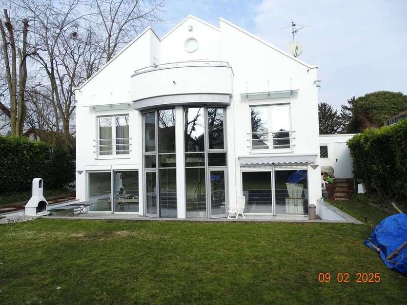 Haus zum Mieten in Edingen-Neckarhausen 3.600 € 300 m²