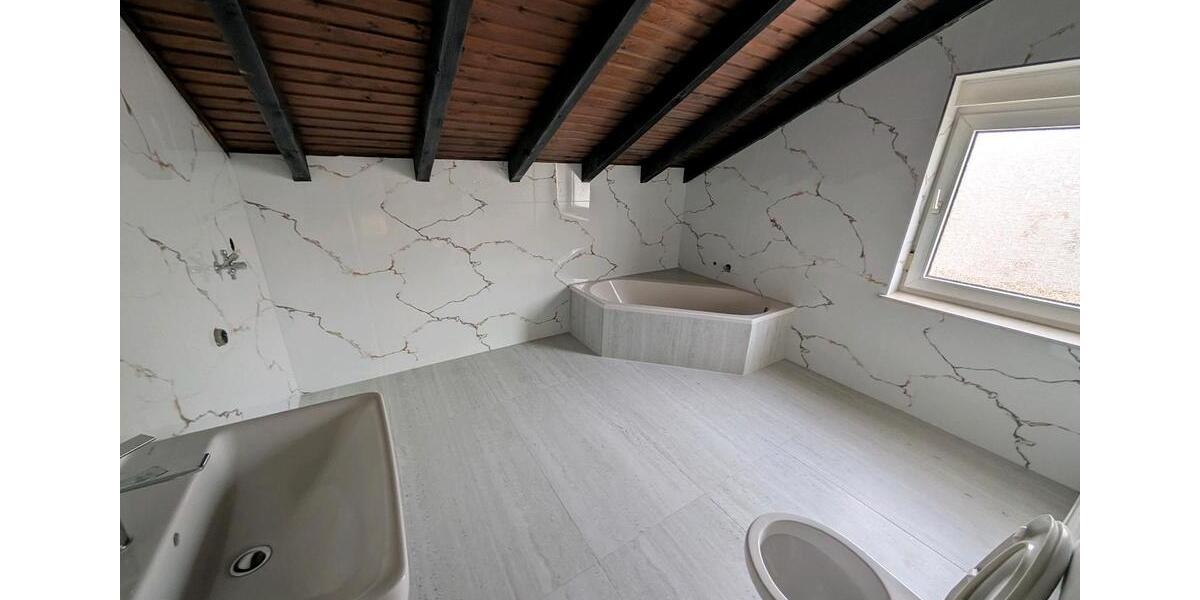 Dachgeschoßwohnung Lautertal (Odenwald) - 5 Zimmer, 135 m&sup2;, 1.100&euro; | Angebot:26030531