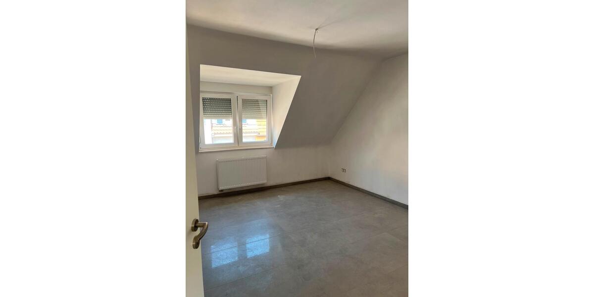Etagenwohnung Ludwigshafen am Rhein Ludwigshafen-Hemshof - 2 Zimmer, 55 m&sup2;, 800&euro; | Angebot:27615315