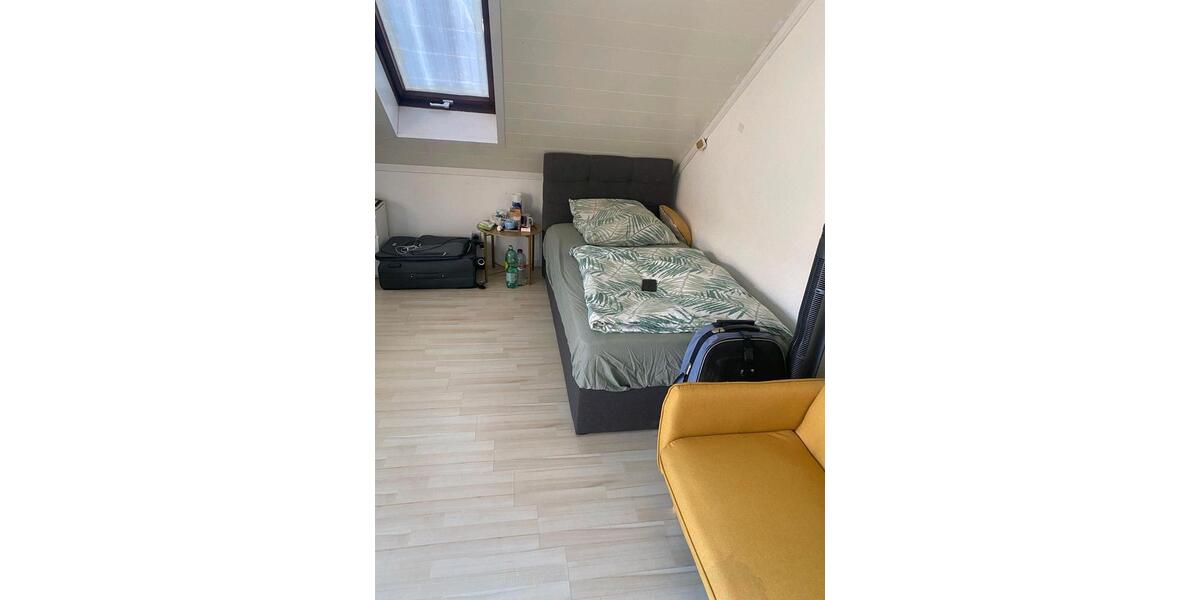Dachgeschoßwohnung Heppenheim (Bergstraße) - 3.5 Zimmer, 80 m&sup2;, 1.100&euro; | Angebot:25178355