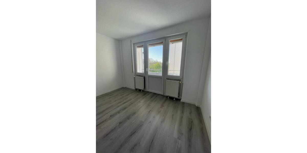 Dachgeschoßwohnung Ludwigshafen am Rhein Parkinsel - 2 Zimmer, 68 m&sup2;, 700&euro; | Angebot:26122748