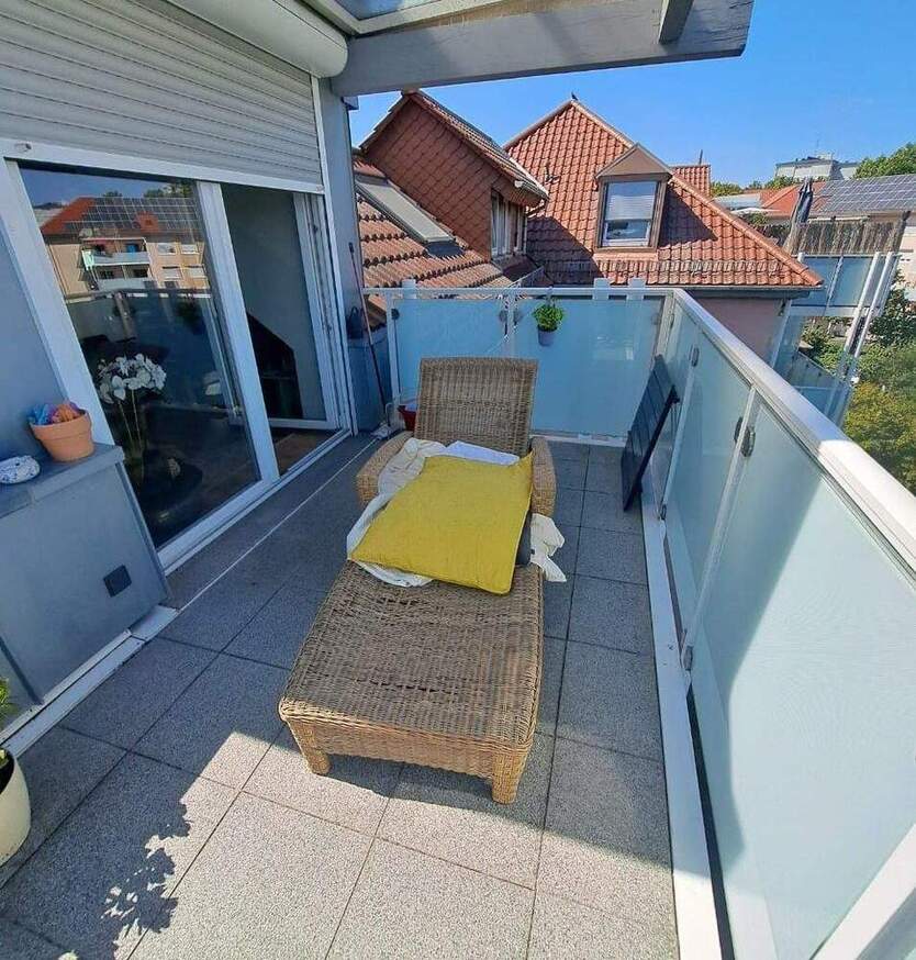 **Schöne Wohnung mit Balkon in einer ruhigen Seitenstraße, KAUFEN statt mieten!!***