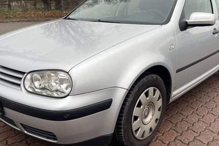 VW Golf 230.000 km 2.499 &euro; Hockenheim 68766