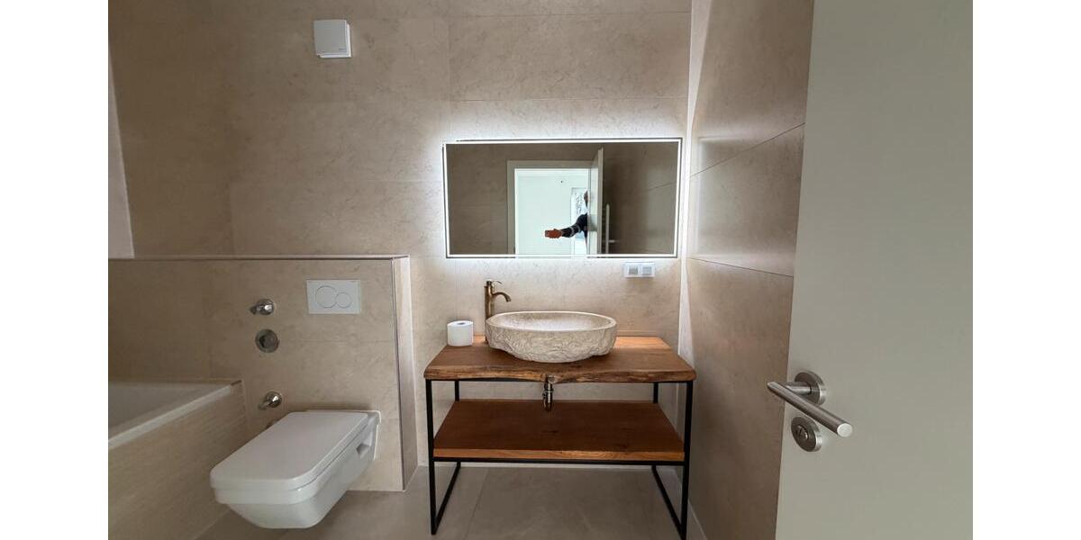 Vermiete 3-4 Zi. + 2 Bäder und Garten in Lu-Oggersheim 3.5 zimmer