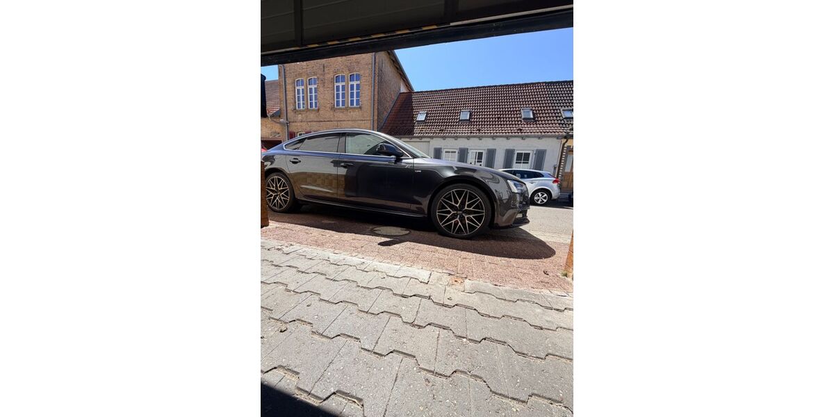 Audi A5 150.000 km 16.800 &euro; Oberhausen 68794