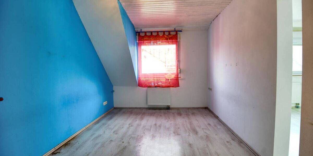 Etagenwohnung Mannheim Sandhofen - 6 Zimmer, 175 m&sup2;, 270.000&euro; | Angebot:26815840
