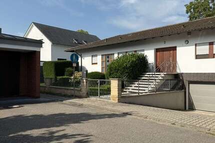 Haus zum Mieten in Lampertheim 2.000 € 218 m²