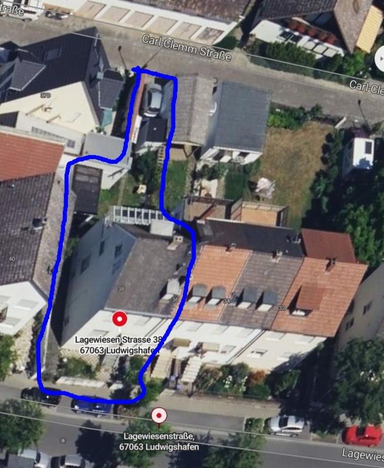Reihenendhaus mit Garten, Garage, Stellplätze und Keller