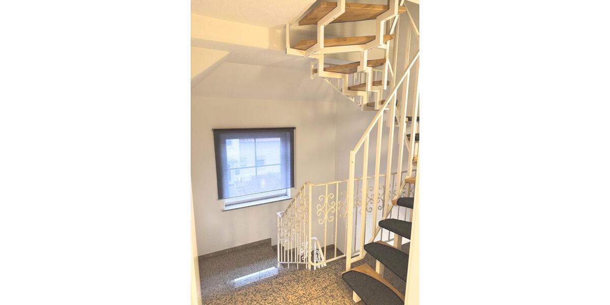 Traumhafte 5- Zimmerwohnung mit Balkon in 67574 Osthofen 5 zimmer