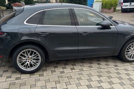 Porsche Macan 92.500 km 46.400 &euro; Ludwigshafen 67071