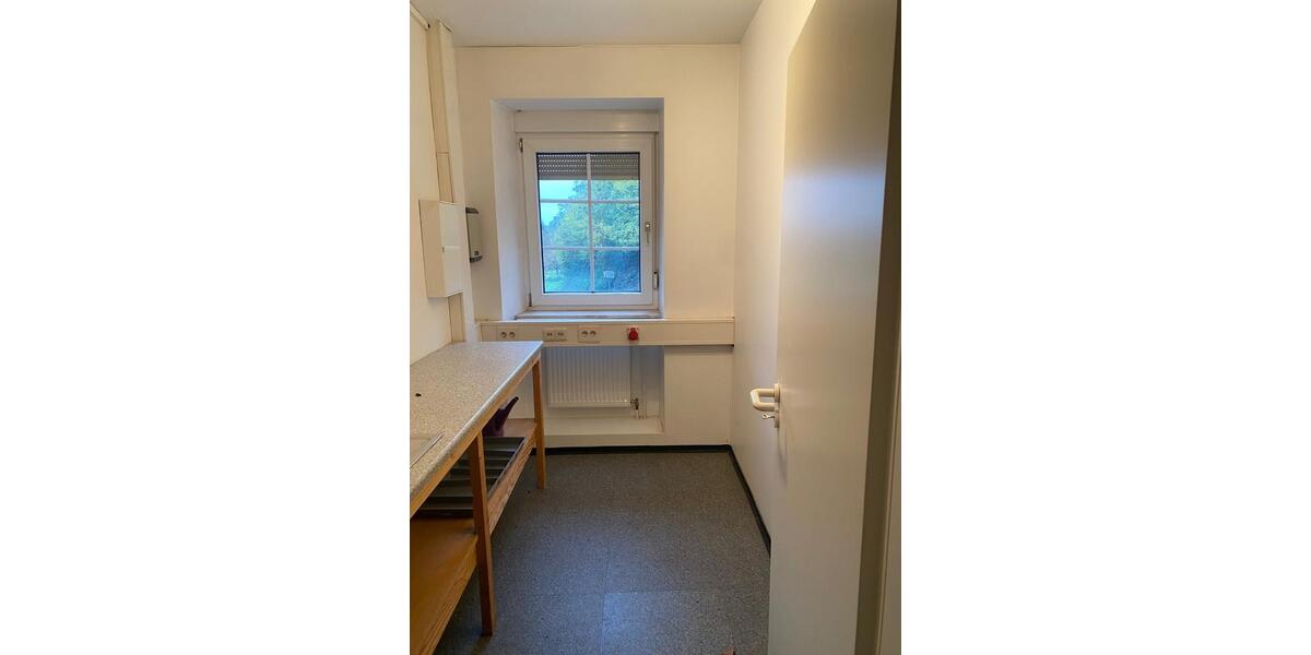 LagerflächeBüro ? zimmer