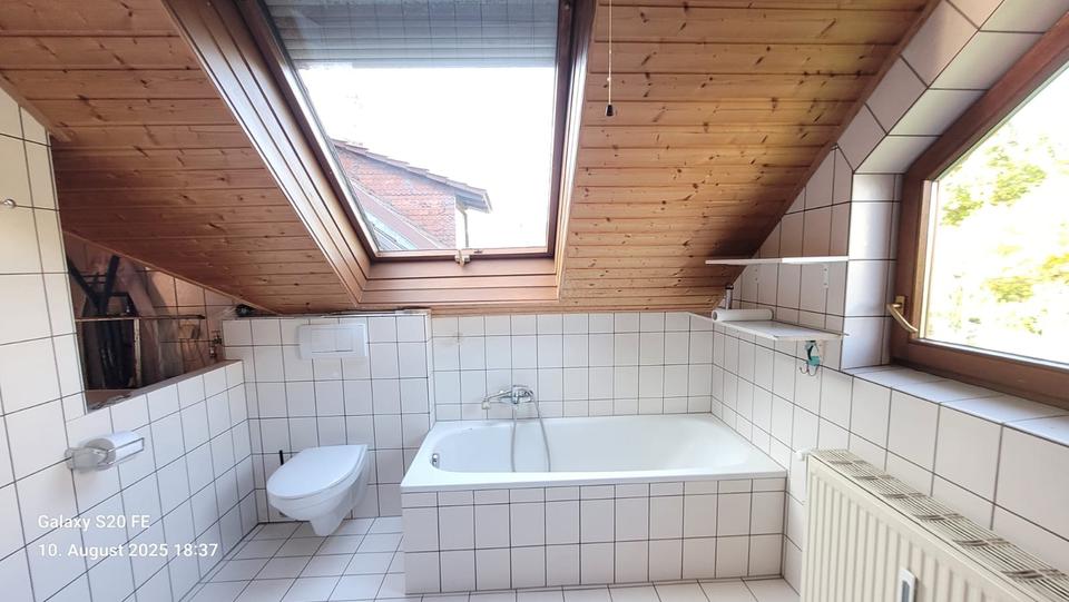 Dachgeschoßwohnung Weinheim - 3 Zimmer, 87 m&sup2;, 1.300&euro; | Angebot:26248947