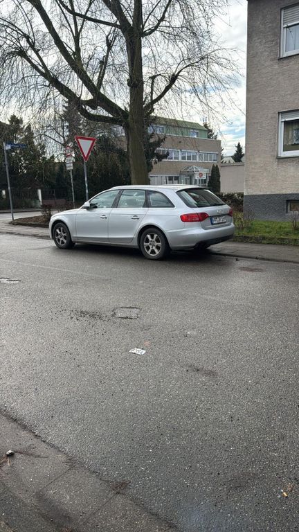 Audi A4 180.000 km 5.500 € Neu- Edingen 68535