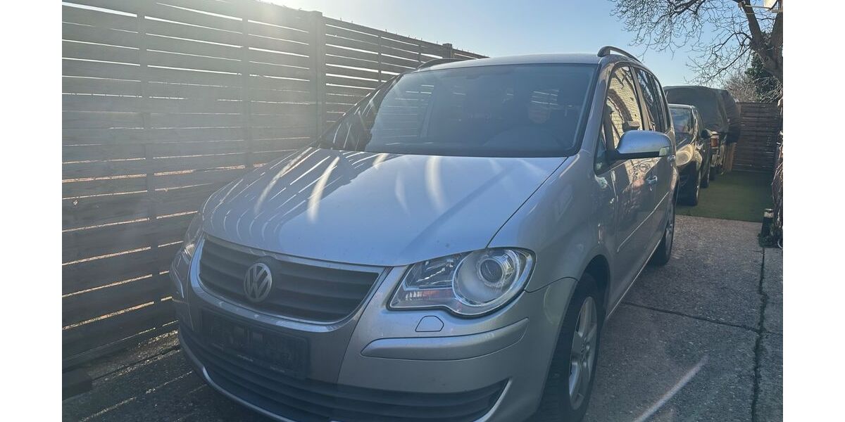VW Touran 272.000 km 3.800 &euro; Ludwigshafen 67069