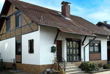 Freistehendes Einfamilienhaus in ruhiger Lage von Brühl - mit großem Garten und viel Potenzial 5 zimmer