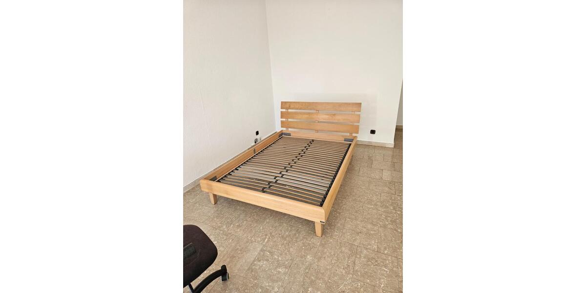 Sehr sonniges helles WG Zimmer in einer Mädels WG 4 zimmer