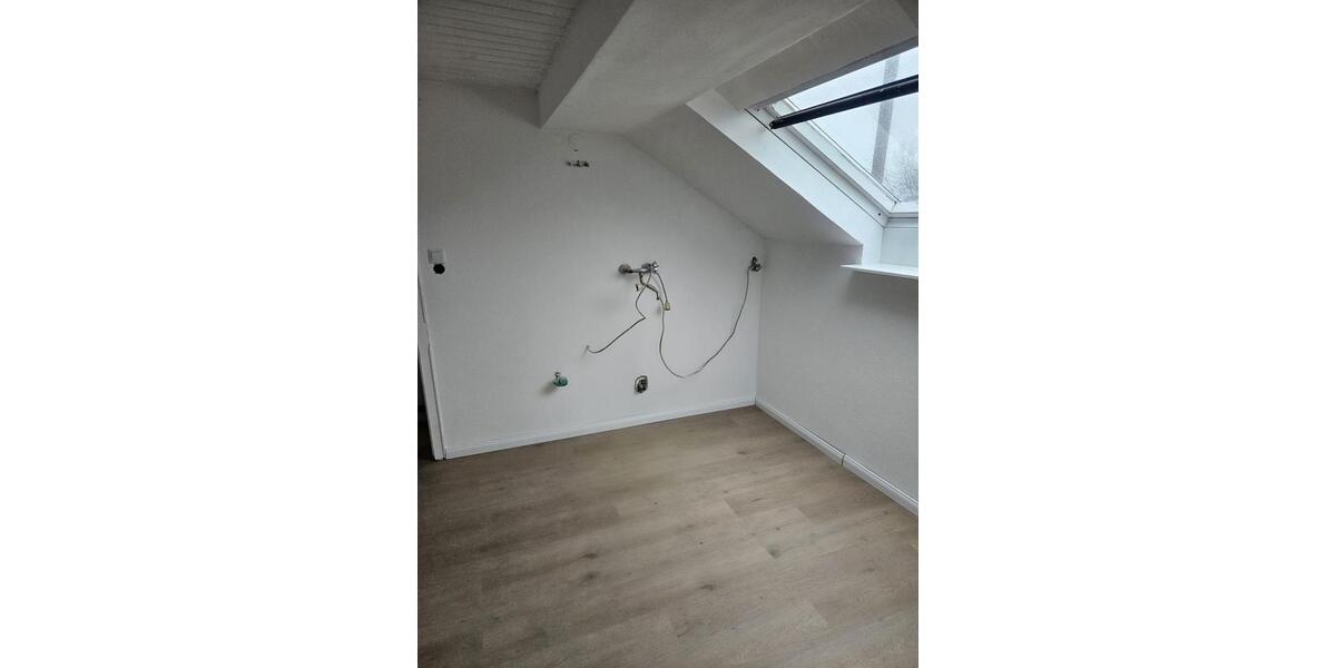 Dachgeschoßwohnung Edingen-Neckarhausen Neckarhausen - 2 Zimmer, 70 m&sup2;, 900&euro; | Angebot:24770914